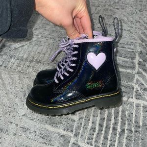 Holographic Dr Martins size 8c